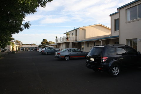 Lakeview Motel & Apartments - New South Wales Tourism  1