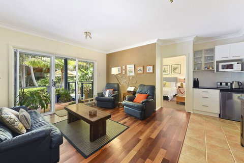 Azura Beach House B&B - New South Wales Tourism  1