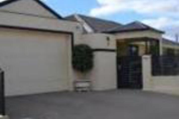 Retreat Riverhills QLD New South Wales Tourism 