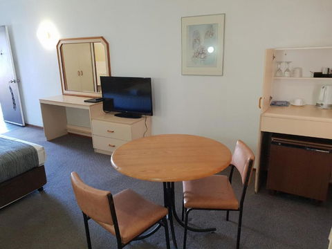 Moonraker Motor Inn - New South Wales Tourism  2