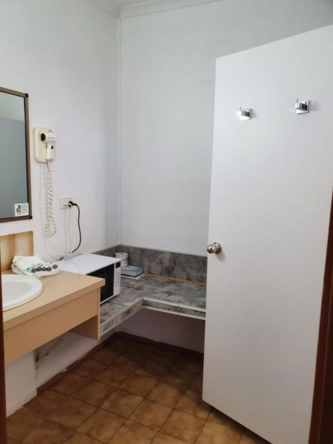 Moonraker Motor Inn - New South Wales Tourism  3