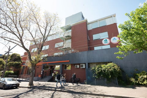 Melbourne Metro YHA - Hostel - New South Wales Tourism  0