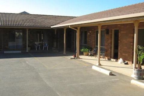 Highway Inn Motel - New South Wales Tourism  1