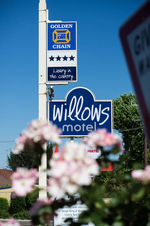 Willows Motel Goulburn - New South Wales Tourism  0