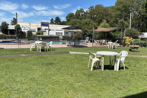 Bucketts Way Motel And Restaurant - New South Wales Tourism  7