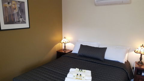 Daylesford Central Motor Inn - New South Wales Tourism  5