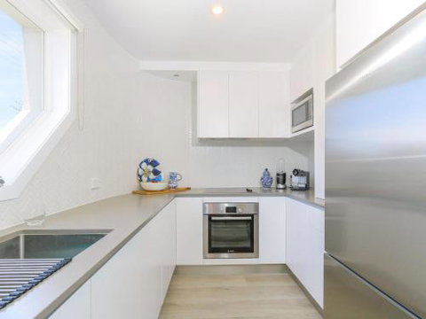 Beach Views On Marine 3 / 26 Marine Parade - New South Wales Tourism  3