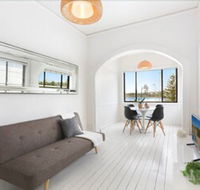 Minimalist Beachfront Apartment - New South Wales Tourism 