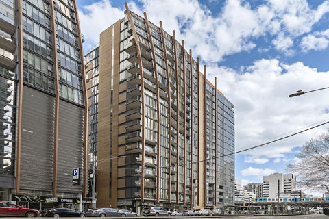 RIVER, 1BDR Melbourne Apartment - New South Wales Tourism  1