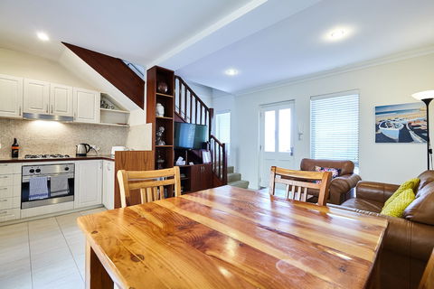Fremantle Townhouse Unit 5 - New South Wales Tourism  4