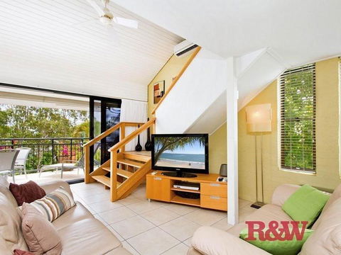 Bayona U2 - New South Wales Tourism  2