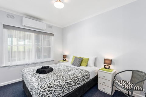 Wattle Grove Villa - New South Wales Tourism  4