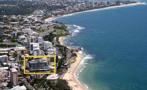 Beachfront Mooloolaba Apartment - New South Wales Tourism  3