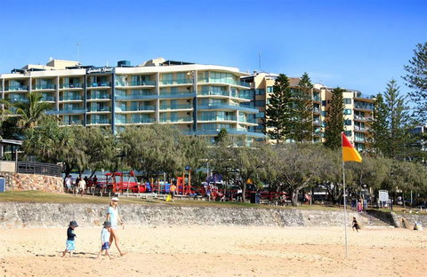 Beachfront Mooloolaba Apartment - New South Wales Tourism  4