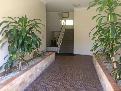 2 Bronte Court 17 Magnus Street Air Con Complex Pool & Centrally Located - New South Wales Tourism  3