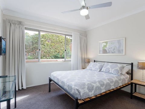 2 Bronte Court 17 Magnus Street Air Con Complex Pool & Centrally Located - New South Wales Tourism  5