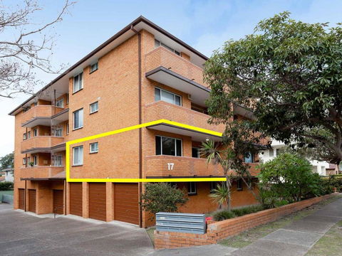 2 Bronte Court 17 Magnus Street Air Con Complex Pool & Centrally Located - New South Wales Tourism  4