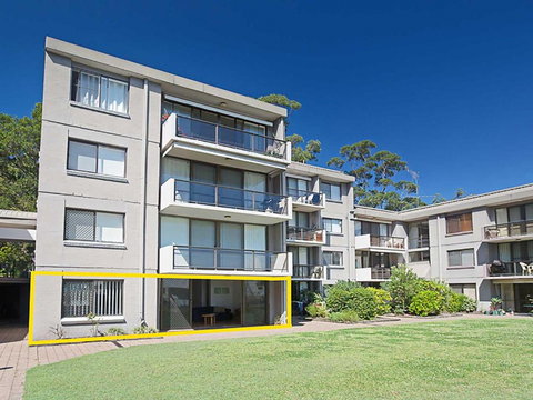 13 The Poplars 34 Magnus Street Ground Floor Unit & Pool In Complex - New South Wales Tourism  1