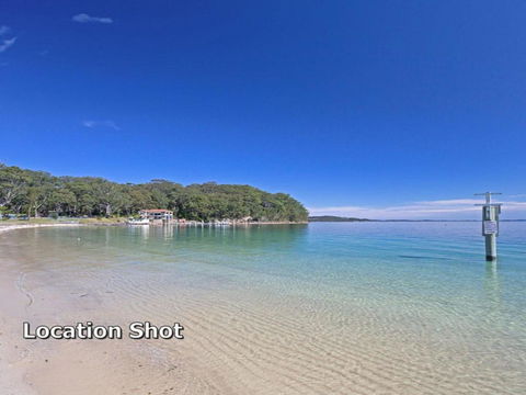4 Collendina 19 Kurrawa Close Fantastic Water Views & Sea Breezes - New South Wales Tourism  6