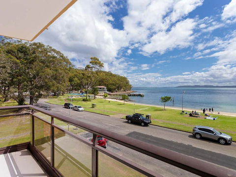 4 Collendina 19 Kurrawa Close Fantastic Water Views & Sea Breezes - New South Wales Tourism  5