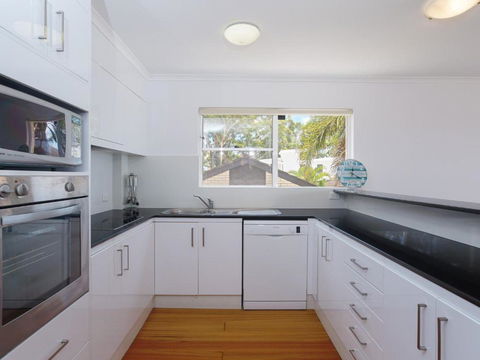 3 The Clippers 131 Soldiers Point Road Fabulous Waterfront Unit - New South Wales Tourism  6
