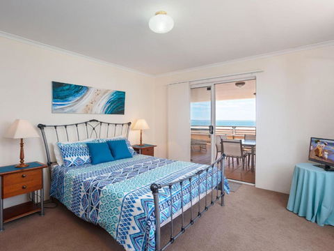 3 The Clippers 131 Soldiers Point Road Fabulous Waterfront Unit - New South Wales Tourism  5