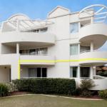 1 SEASHELLS 21 23 MAGNUS STREET â€“ WIFI POOL LIFT & AIR CONDITIONING - New South Wales Tourism  0