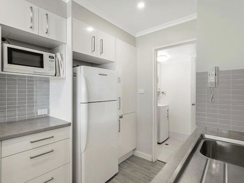 19 Bay Parklands 2 Gowrie Avenue Ground Floor Renovated Unit With Water Views & WIFI - New South Wales Tourism  2