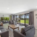 19 Bay Parklands 2 Gowrie Avenue Ground Floor Renovated Unit With Water Views & WIFI - New South Wales Tourism  0
