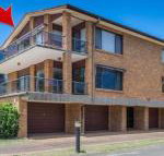 COLUMBIA VIEWS 2 / 9 COLUMBIA CLOSE AIRCON WIFI NETFLIX VIEWS  BOAT PARKING - New South Wales Tourism 