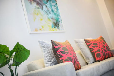 A Comfy & Central 2BR Apt Near Flinders Station - New South Wales Tourism  1