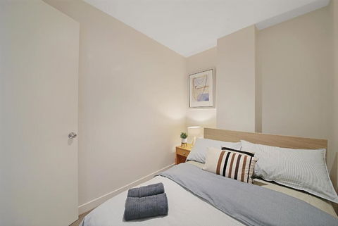 A Comfy & Central 2BR Apt Near Flinders Station - New South Wales Tourism  6