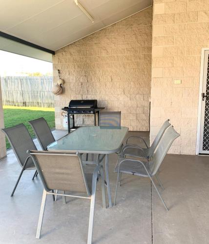 11 Anchovy Street Tin Can Bay Summer Haven Coastal Retreat - New South Wales Tourism  3