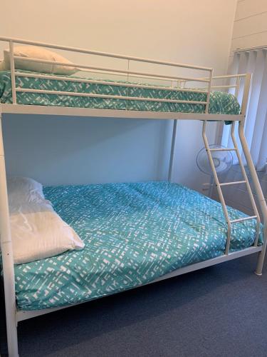 11 Anchovy Street Tin Can Bay Summer Haven Coastal Retreat - New South Wales Tourism  5