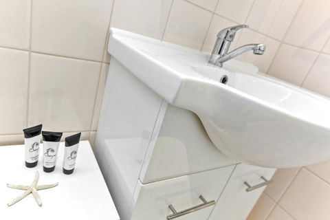 Smugglers Resort Style Apartments No 9 - New South Wales Tourism  5