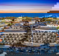 Arise Hedge - New South Wales Tourism 