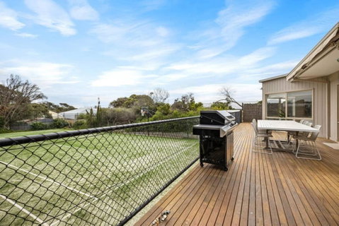 SeaSide Serenity: Tennis Court & Back Beach - New South Wales Tourism  4