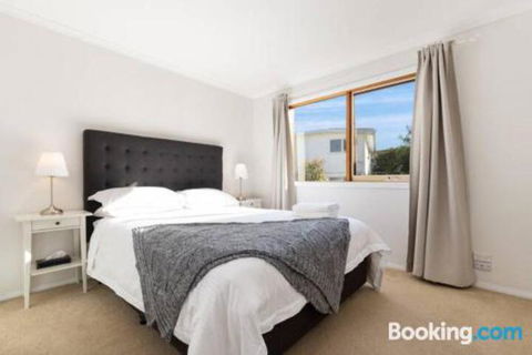 Acqua Vista Water View Fireplace Walk To Beach - New South Wales Tourism  3