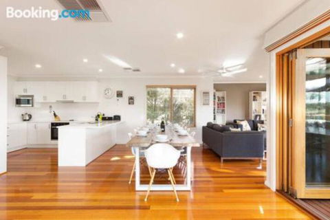 Acqua Vista Water View Fireplace Walk To Beach - New South Wales Tourism  4