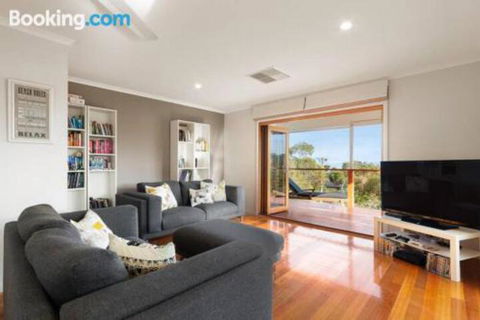 Acqua Vista Water View Fireplace Walk To Beach - New South Wales Tourism  0