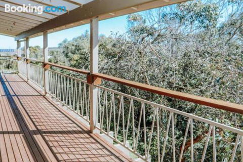 Banksia Beach House - New South Wales Tourism  3