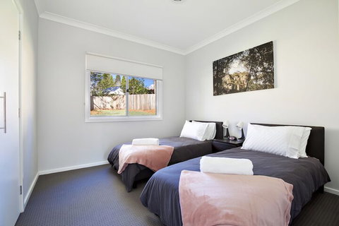 Winsome - New South Wales Tourism  0