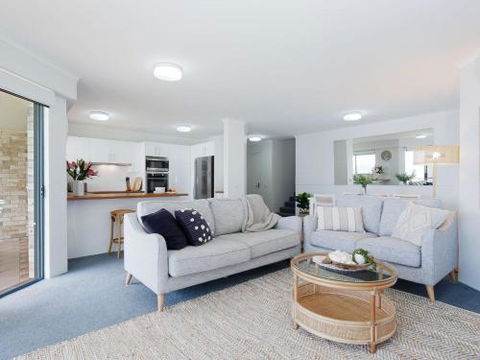 3 Pelican Sands 83 Soldiers Point Rd Stunning Waterfront Unit With Magical Water Views & Air Conditioning - New South Wales Tourism  4
