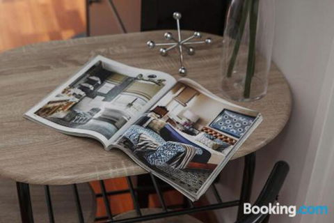 Heart Of Sandringham Apartment By Ready Set Host - New South Wales Tourism  5