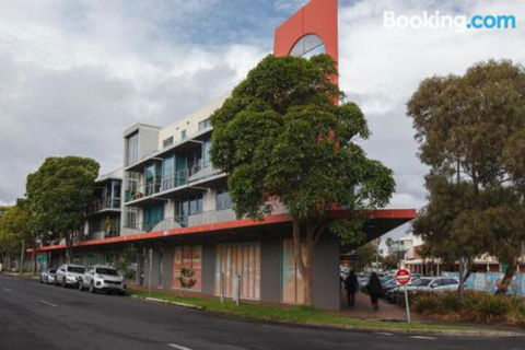 Heart Of Sandringham Apartment By Ready Set Host - New South Wales Tourism  2