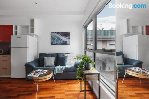 Heart Of Sandringham Apartment By Ready Set Host - New South Wales Tourism  1