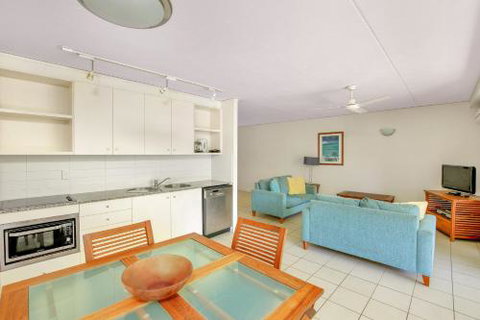 Baden 61 Rainbow Shores Air Conditioned Unit Walk To Beach Pool Tennis Court - New South Wales Tourism  0
