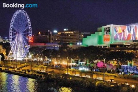 3br Stylish Apt CBD River & City Views SpaSaunaPoolWIFINetflix - New South Wales Tourism  3