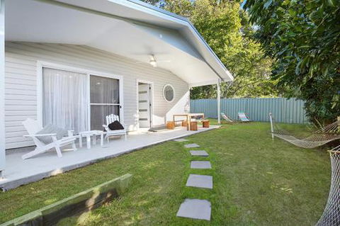 Salty Kisses Holiday House - New South Wales Tourism  0