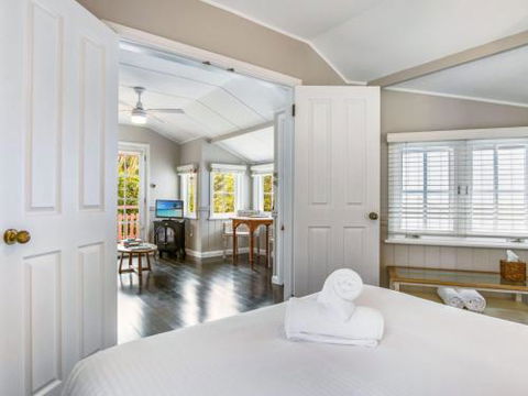 Cottage 6 Hyams Beach Seaside Cottages - New South Wales Tourism  3